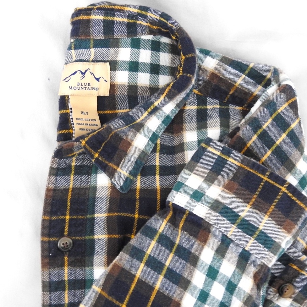 Mens plaid flannel.